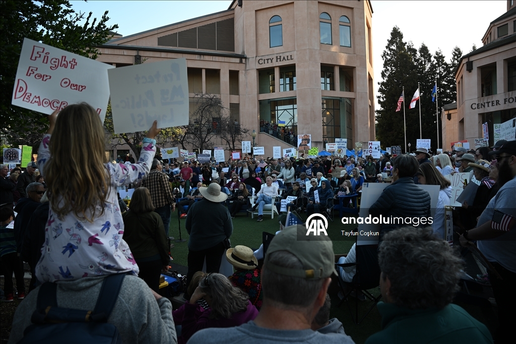 California’da Trump ve Musk protesto edildi