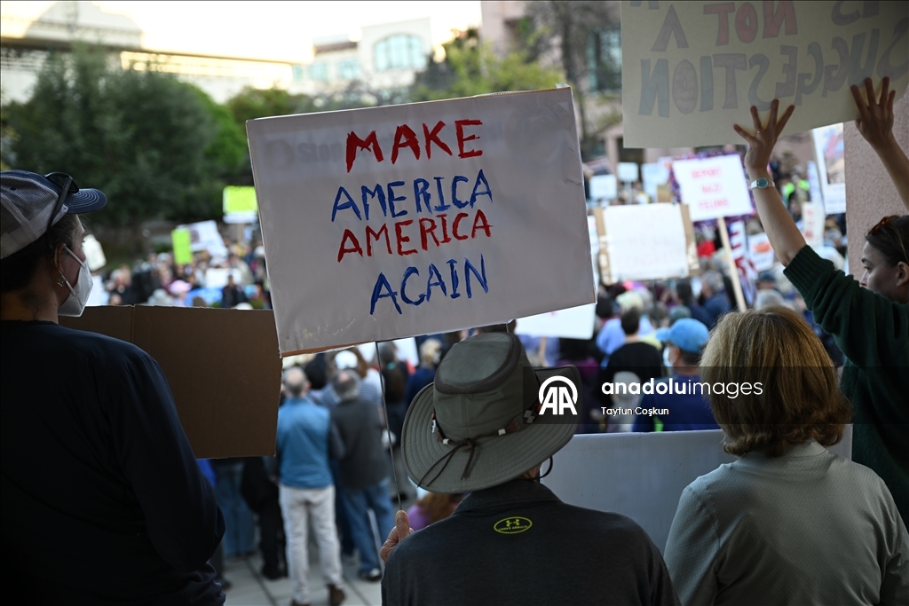 В Калифорнии прошли протесты против Трампа и Маска
