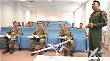 Sıcak bölgelerin sessiz gözcüleri İHA pilotları, zorlu eğitimin ardından göreve hazırlanıyor