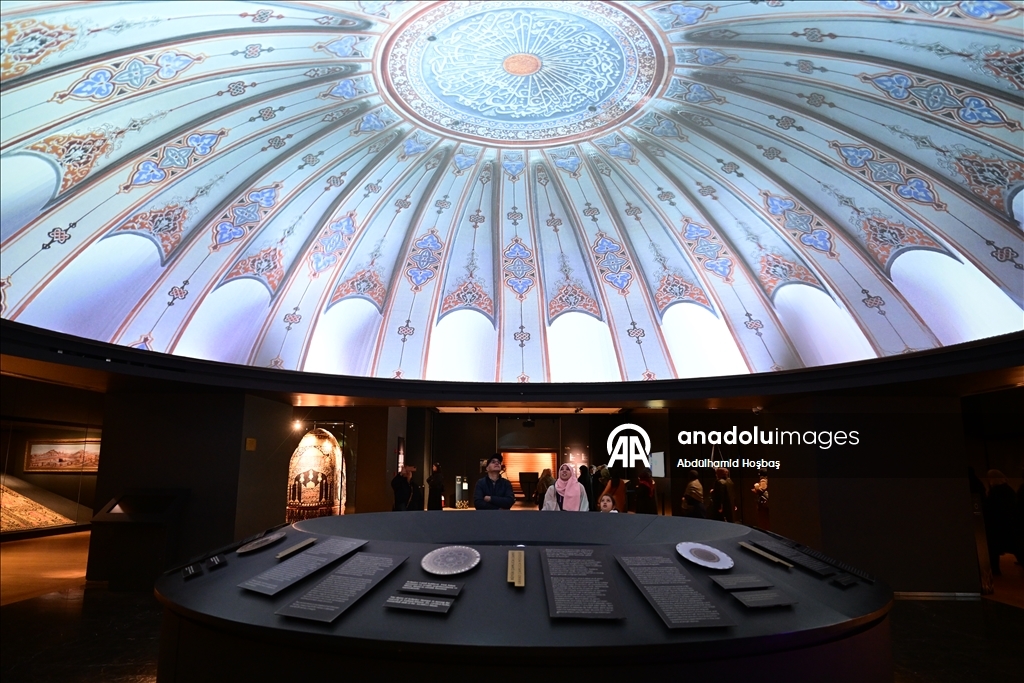 İstanbul'un silüetinde yer edinen Büyük Çamlıca Camisi milyonları ağırlıyor
