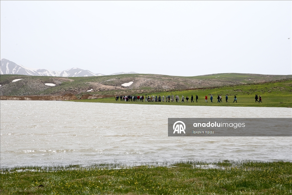 Siruşthez li nav bedewiyên Mûşa ku di rojekê da 4 demsal lê hene, geriyan