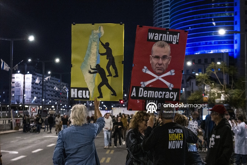 İsrailliler, Gazze'de ateşkes ve esirlerin geri getirilmesi talebiyle gösteri düzenledi