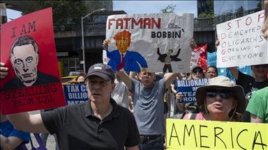 New York’ta Elon Musk ve Tesla karşıtı gösteri düzenlendi