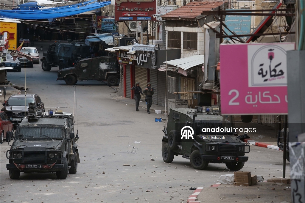İsrail askerleri Batı Şeria'da biri çocuk 3 Filistinliyi yaraladı