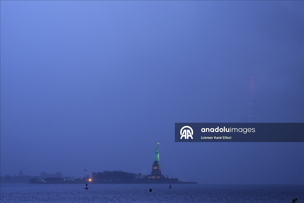 New York'ta gök gürültülü sağanak etkili oldu
