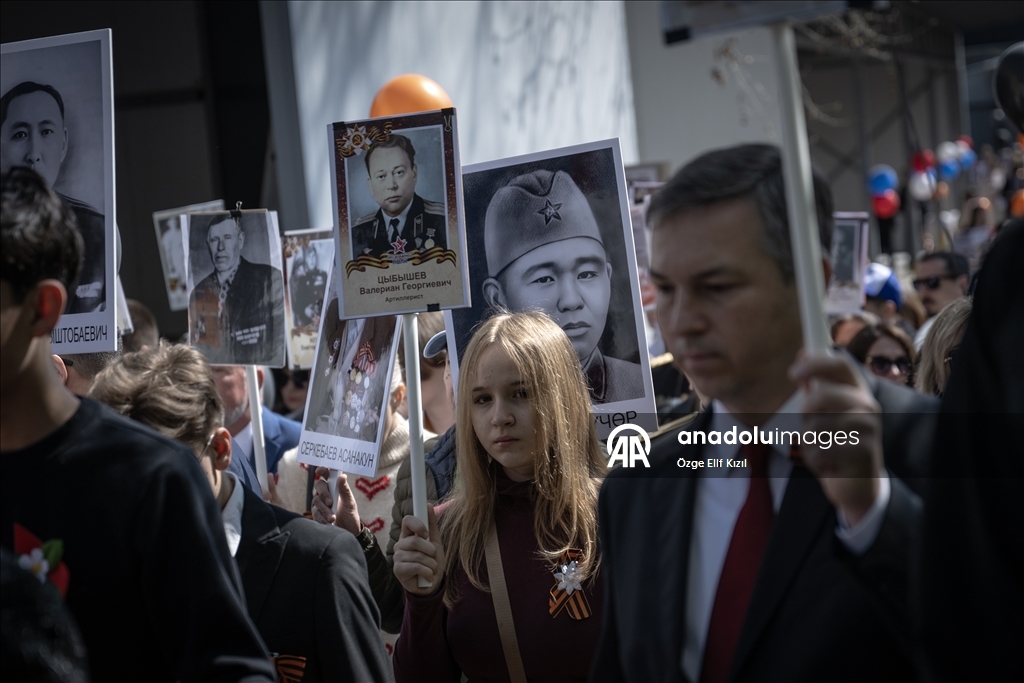 Rusya'nın Ankara Büyükelçiliği'nde "Ölümsüz Alay" yürüyüşü düzenlendi