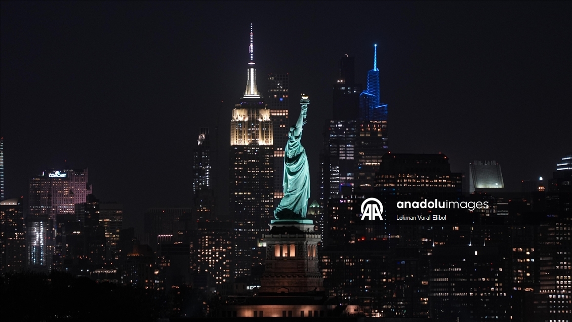 New York'ta gök gürültülü sağanak etkili oldu
