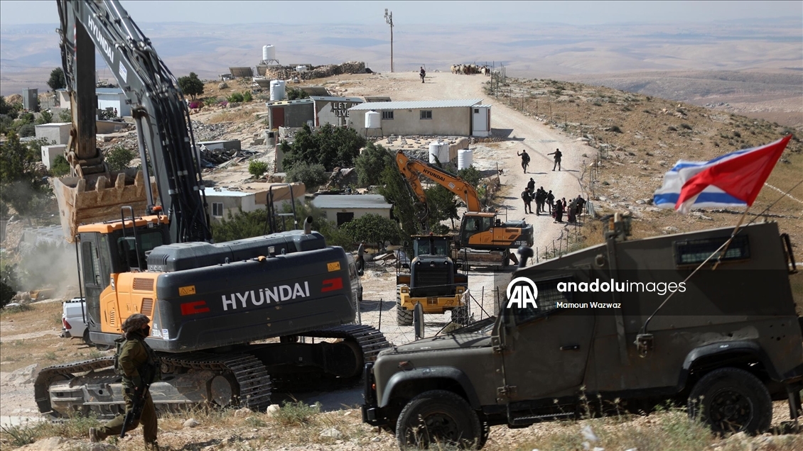 İsrail, Batı Şeria'da Filistinlilere ait çok sayıda yapıyı yıktı
