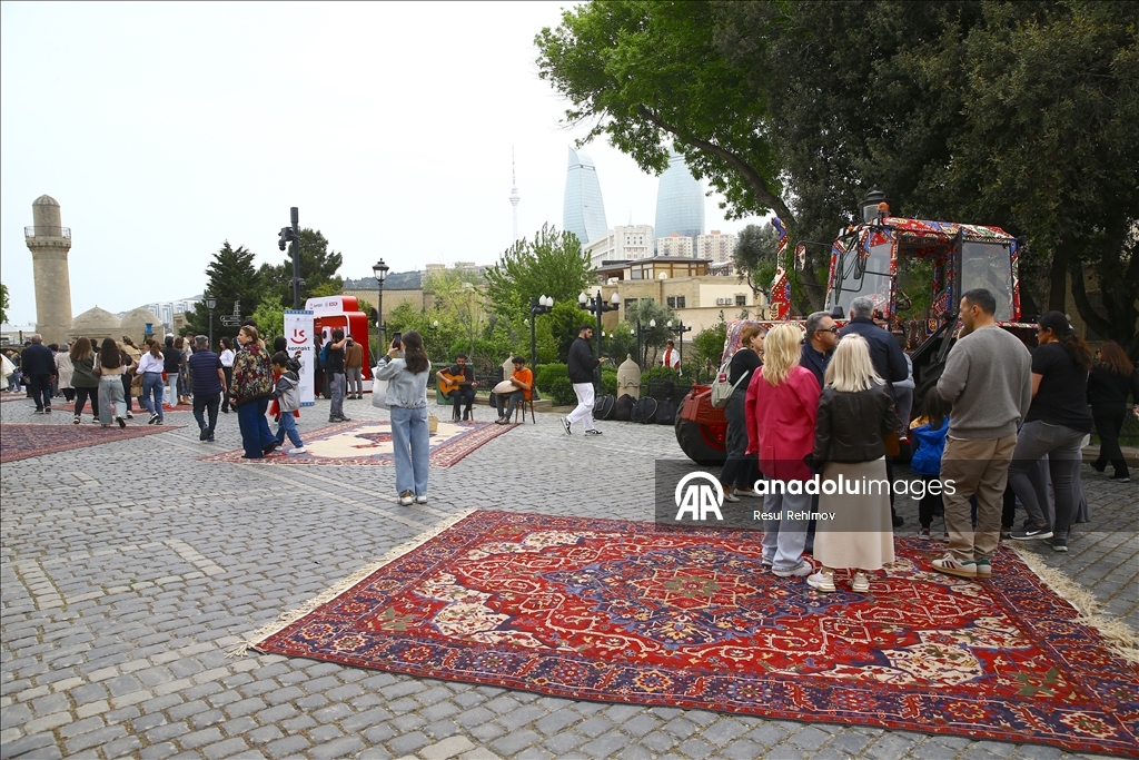 В Баку прошел Международный фестиваль ковра