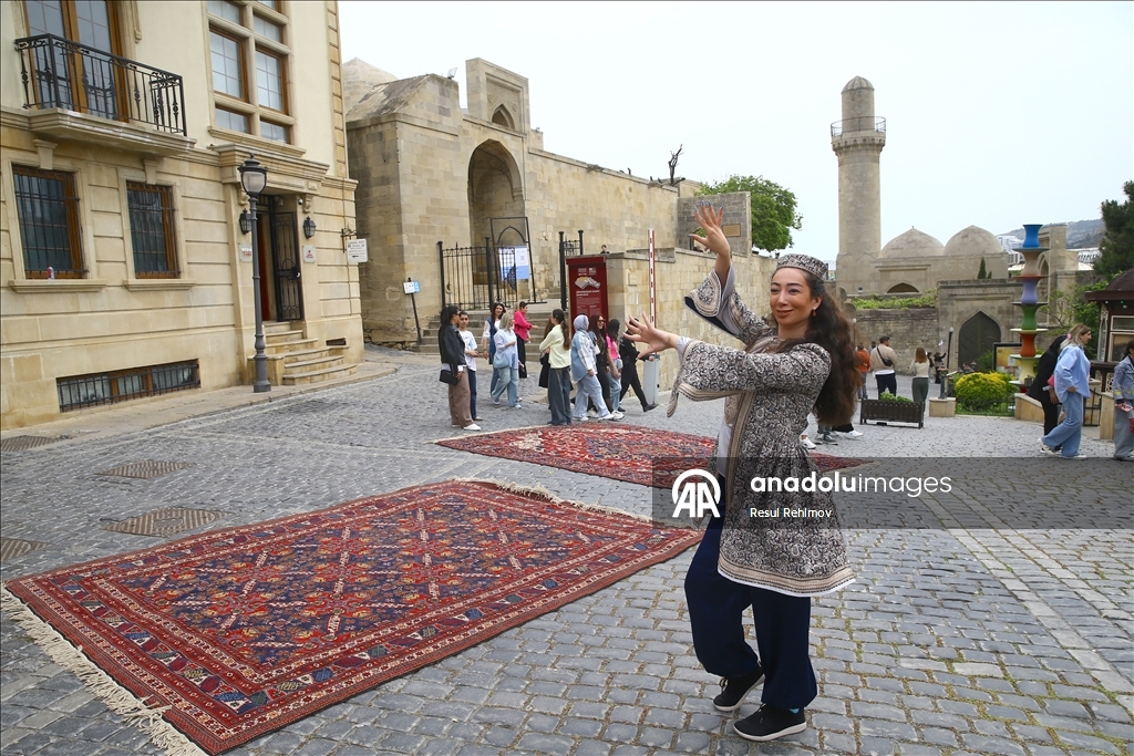 В Баку прошел Международный фестиваль ковра