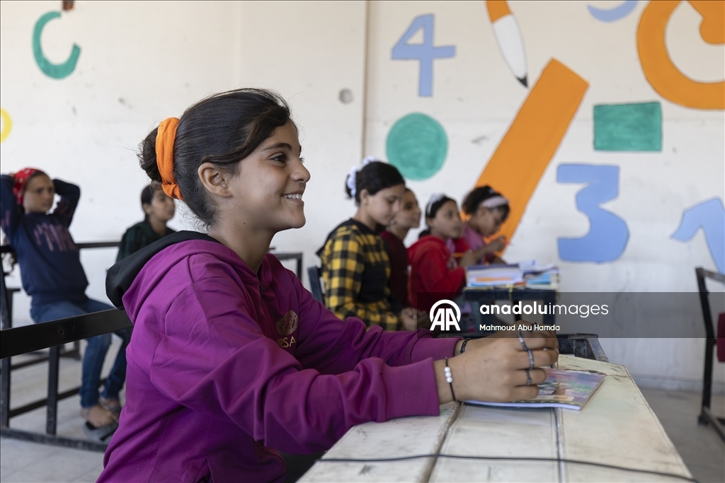 Класс посреди руин