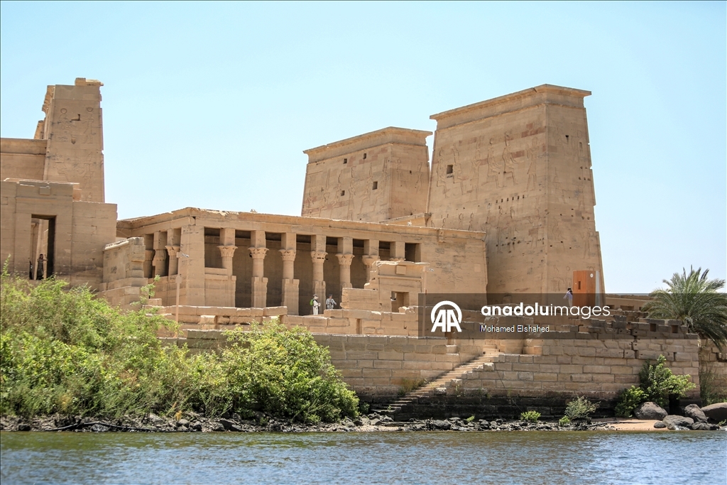 معبد فيلة.. أسرار فرعونية منقوشة بين ضفتي النيل