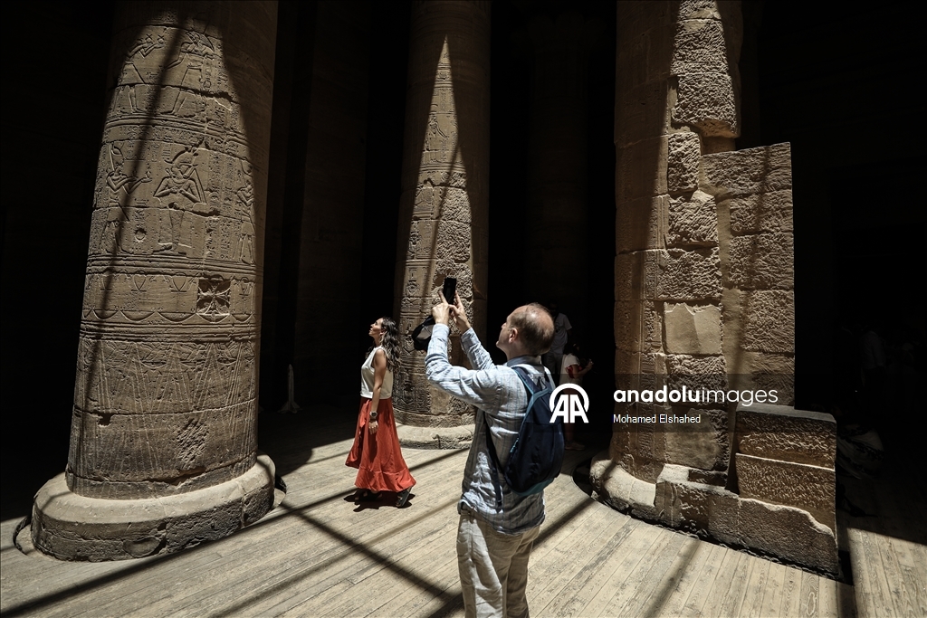 معبد فيلة.. أسرار فرعونية منقوشة بين ضفتي النيل