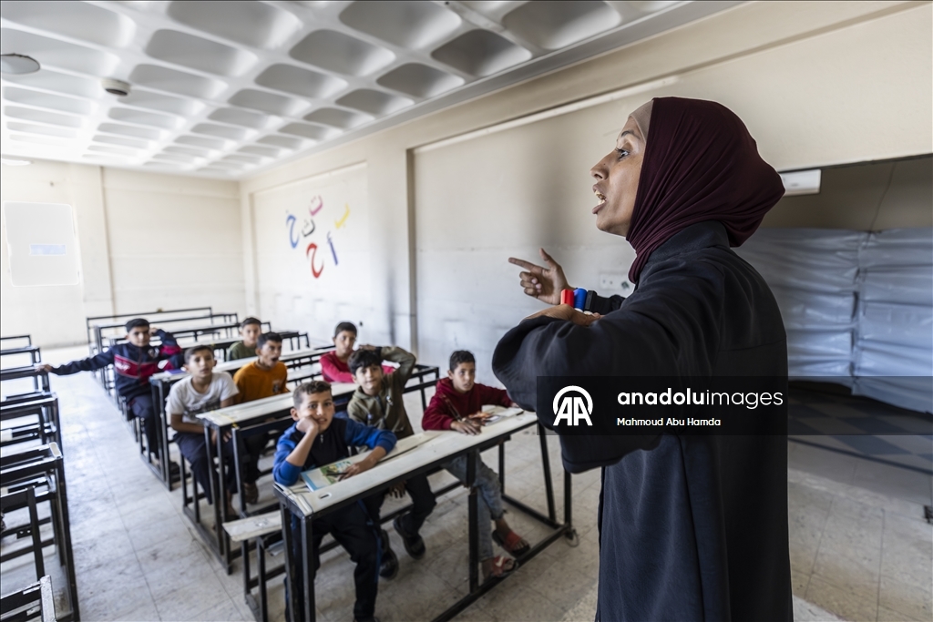 Класс посреди руин