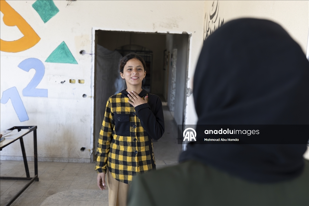 Класс посреди руин