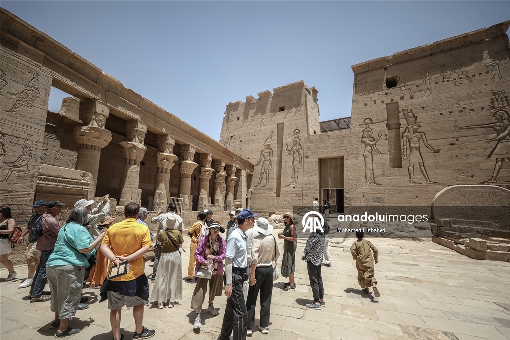 معبد فيلة.. أسرار فرعونية منقوشة بين ضفتي النيل