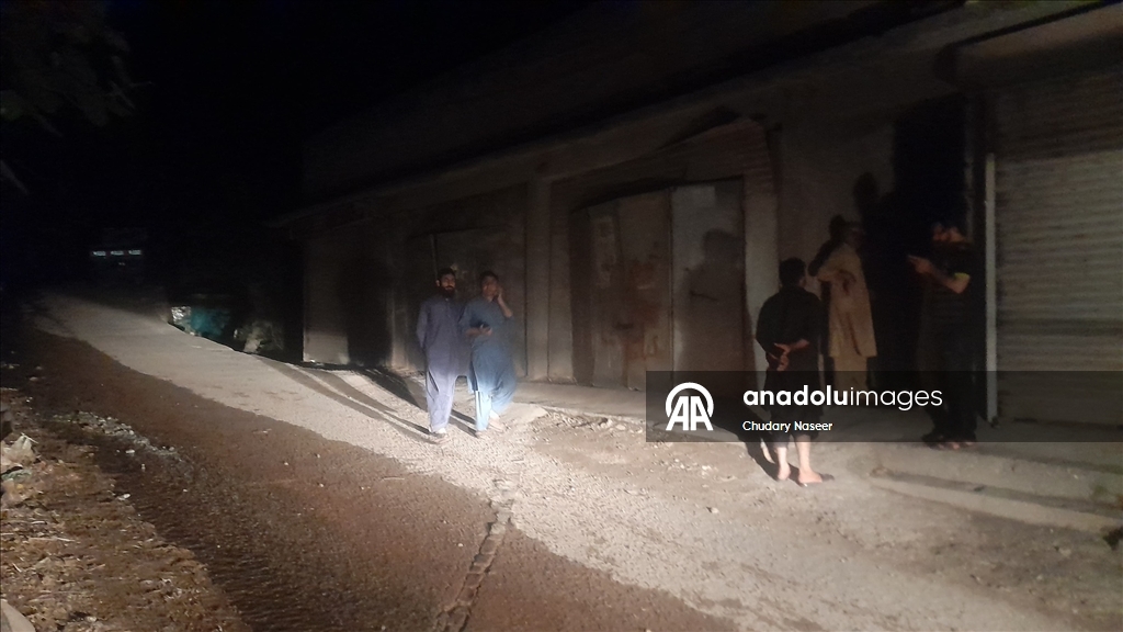 Hindistan ordusu, Pakistan ve ona bağlı Azad Keşmir'de askeri operasyon başlattı