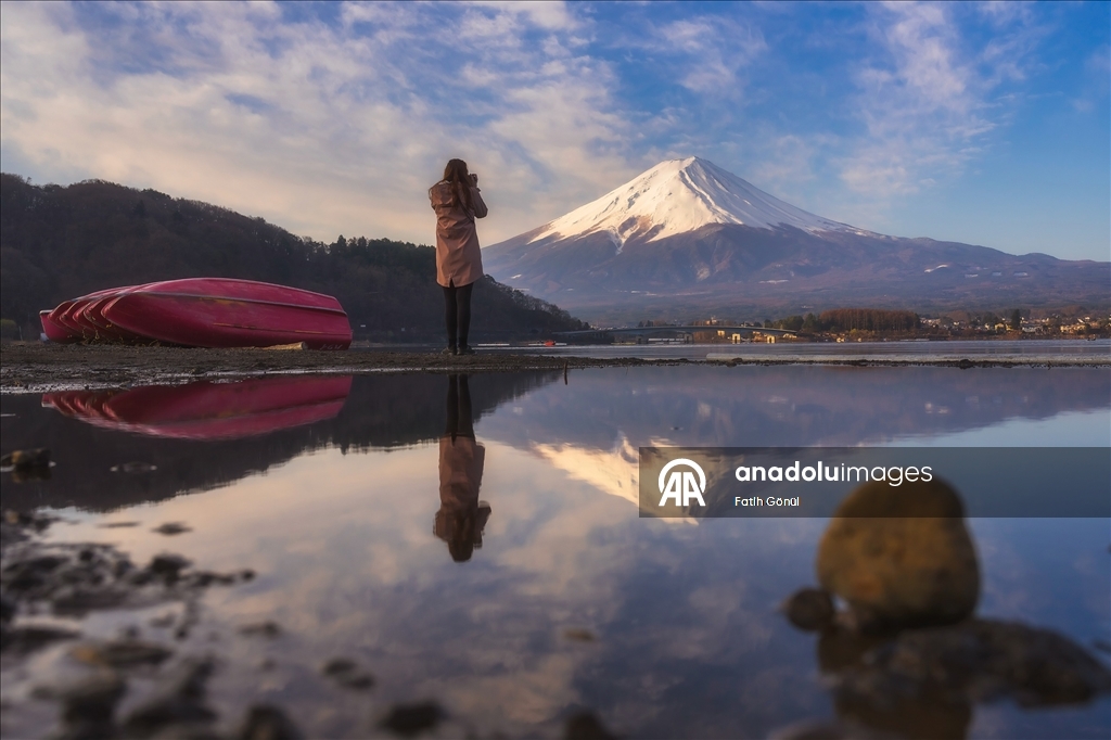 Japonya'nın doğal güzelliklere sahip Fuji Dağı ve Yamanakako Gölü