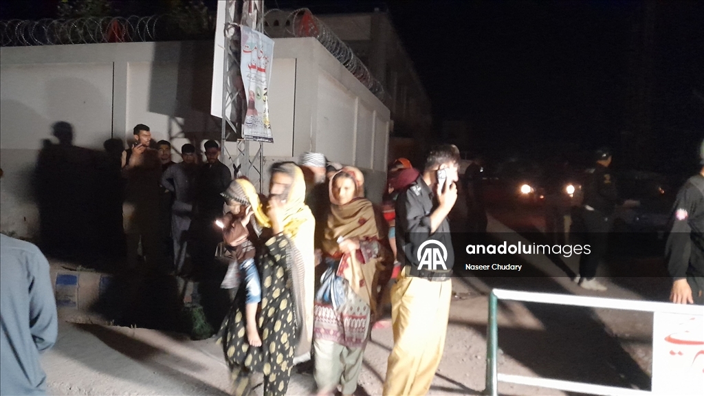 Hindistan ordusu, Pakistan ve ona bağlı Azad Keşmir'de askeri operasyon başlattı
