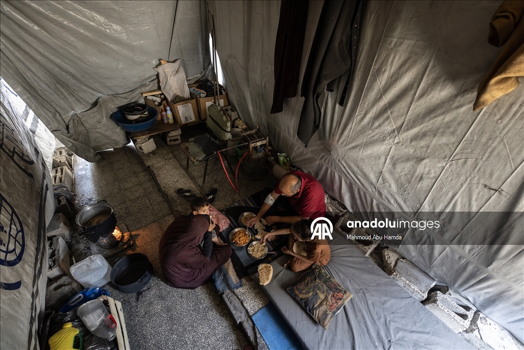 Gazzeli Aziz ailesi, zor koşullar altında yaşam mücadelesi veriyor