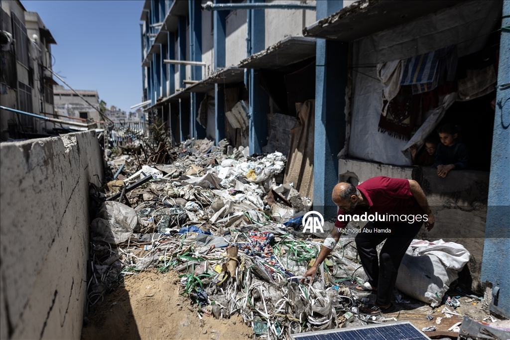 Gazzeli Aziz ailesi, zor koşullar altında yaşam mücadelesi veriyor