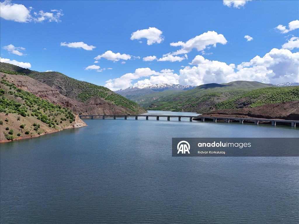 Vangölü Ekspresi'nin güzergahı fotoğraf meraklılarına kartpostallık kareler sunuyor