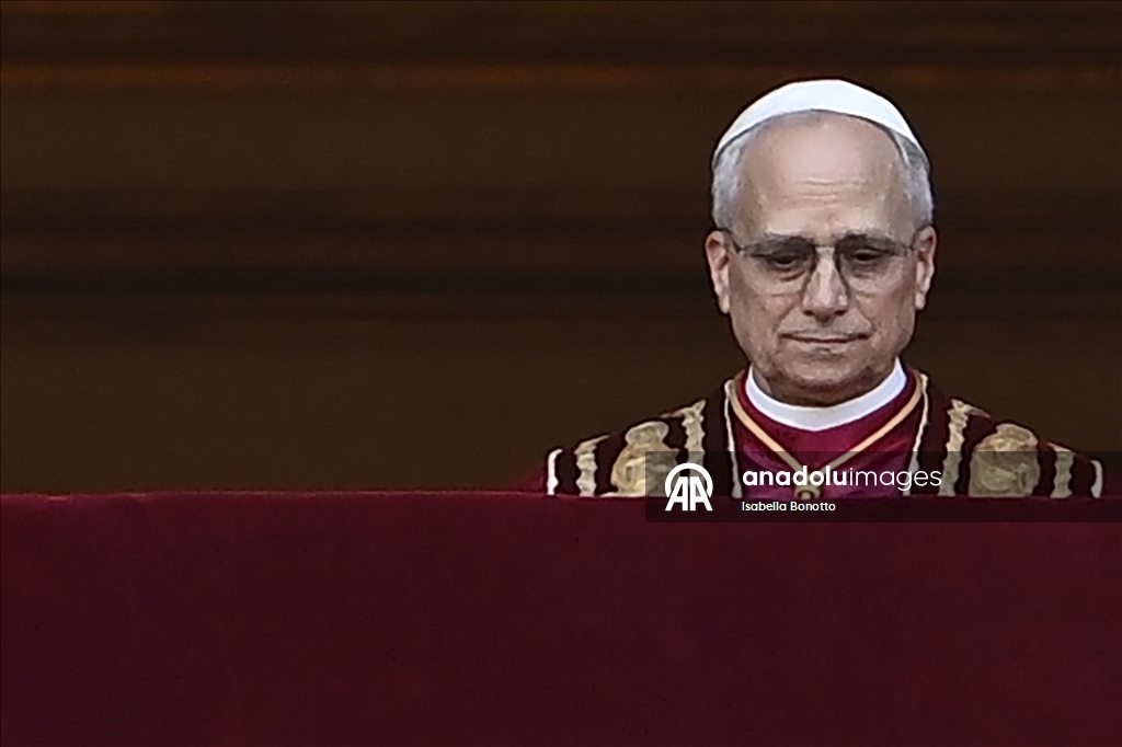 Vatikan'da yapılan papalık seçiminde ABD'li Kardinal Prevost yeni Papa seçildi