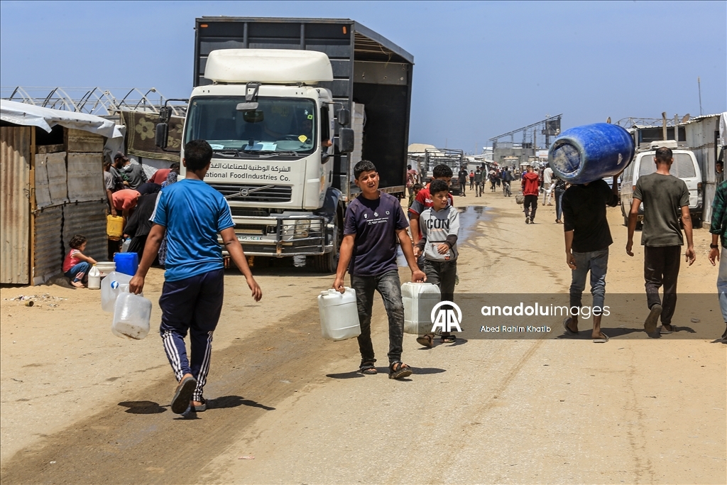 İsrail saldırıları altındaki Gazze'de su krizi devam ediyor