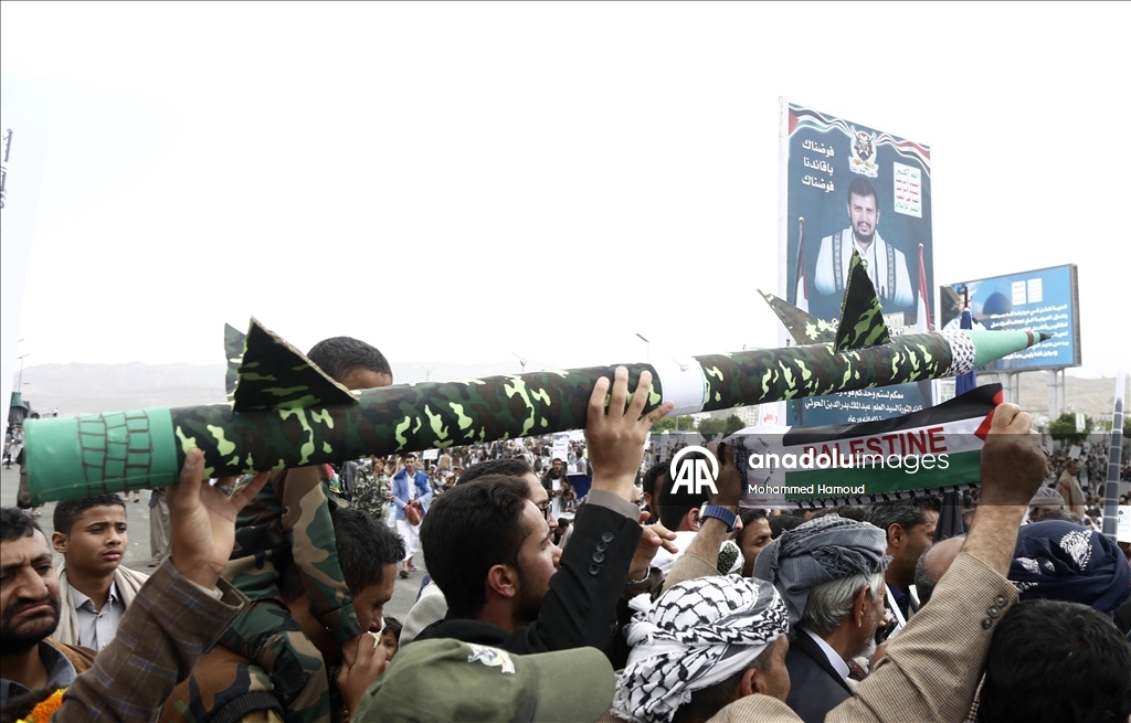 Yemen’de yüzlerce kişinin katılımıyla Gazze’ye destek gösterisi düzenlendi
