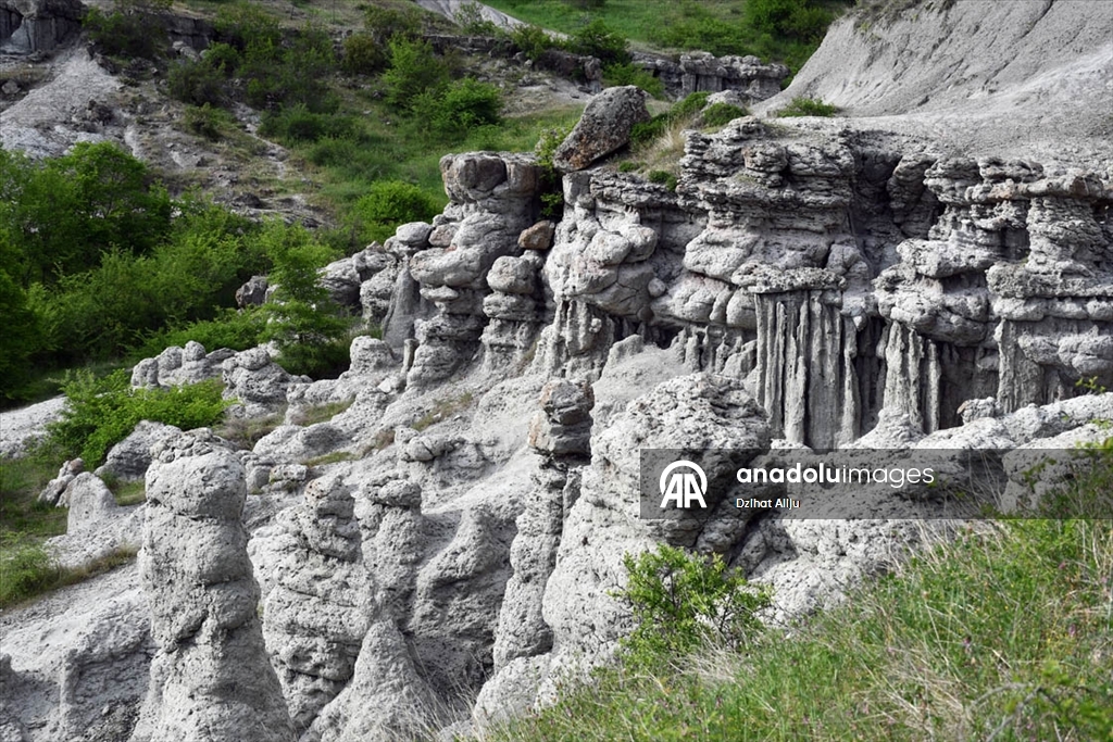 Скаменетата свадба во Кратово ги потсетува посетителите на Кападокија