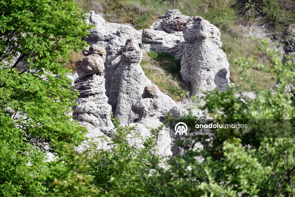 Скаменетата свадба во Кратово ги потсетува посетителите на Кападокија
