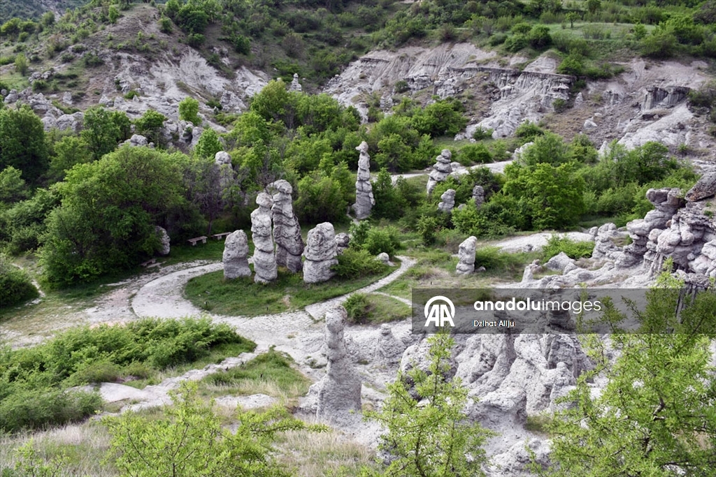 Скаменетата свадба во Кратово ги потсетува посетителите на Кападокија
