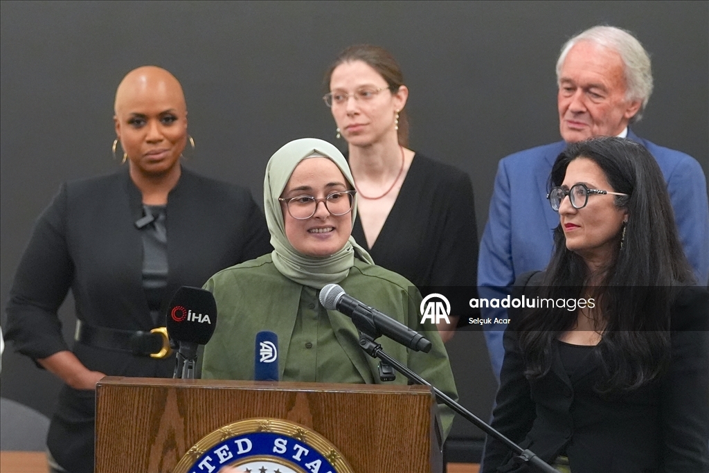 ABD'de serbest bırakılan Rümeysa Öztürk, Logan Havalimanı'nda basın toplantısı düzenledi