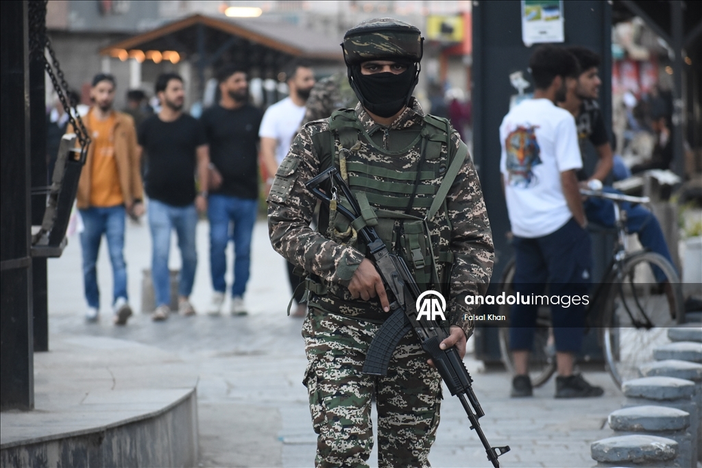 Pakistan ile Hindistan arasındaki ateşkesin ardından Cammu Keşmir'de sükûnet hakim