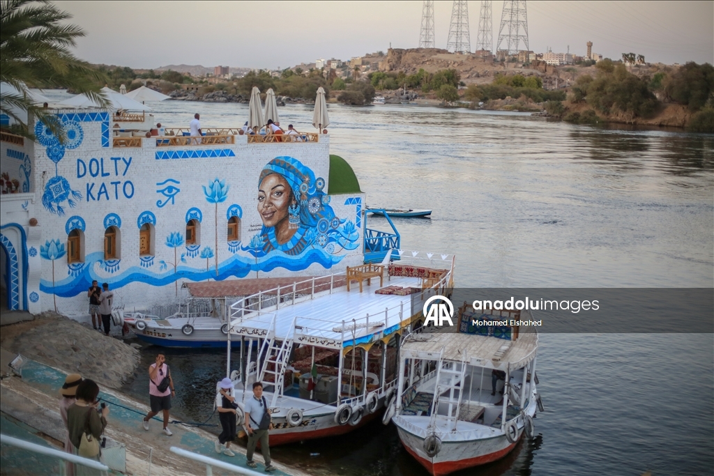 روح النوبة ومنازل ملونة.. قرية "غرب سهيل" المصرية وجهة سياحية عالمية