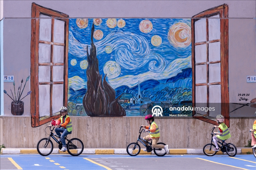 Children learn road safety through weekly cycling lessons in Turkiye's Istanbul