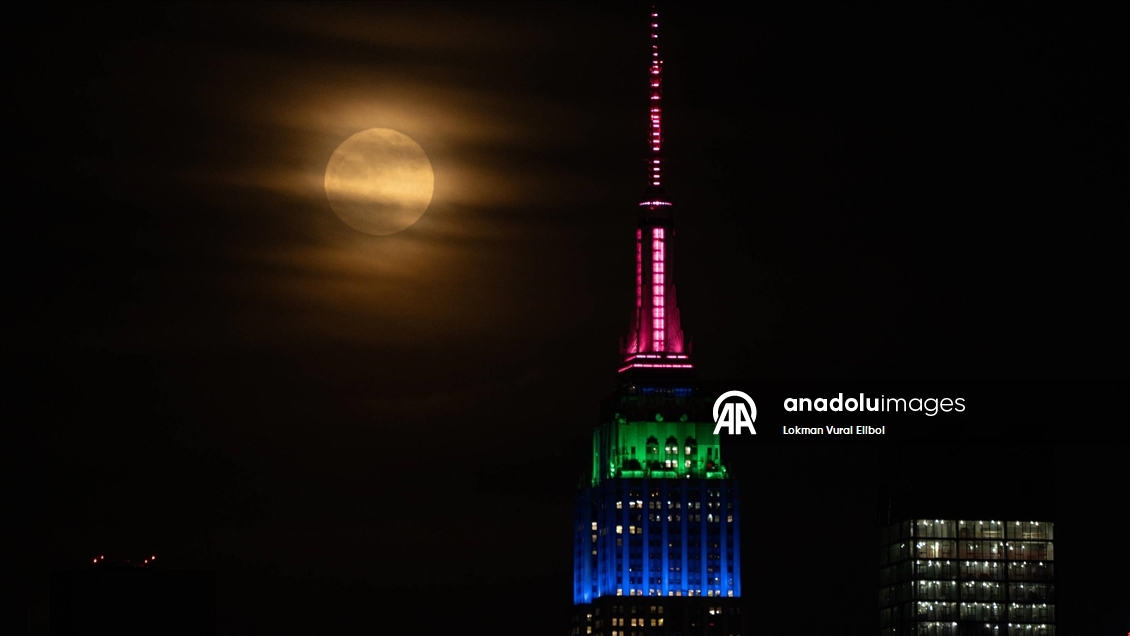 New York’ta “Çiçek Ayı” dolunayı etkileyici görüntüler oluşturdu