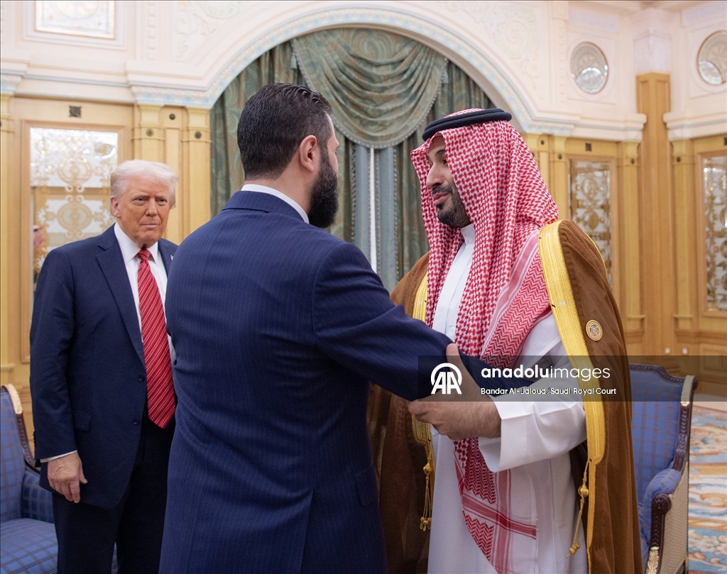 ترامب يجتمع مع الشرع في الرياض