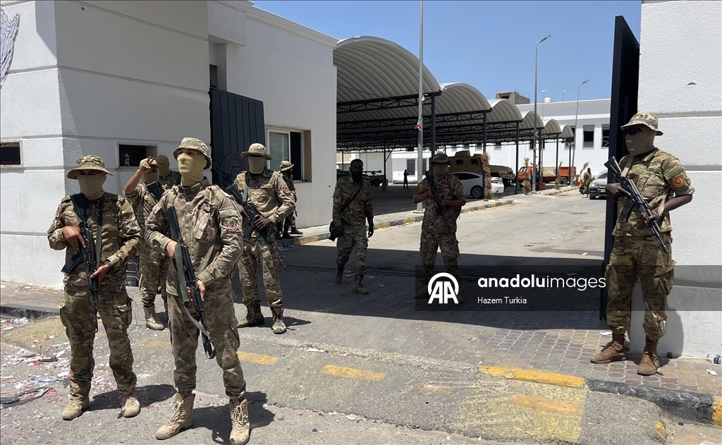 «Анадолу» запечатлело район столкновений в Триполи