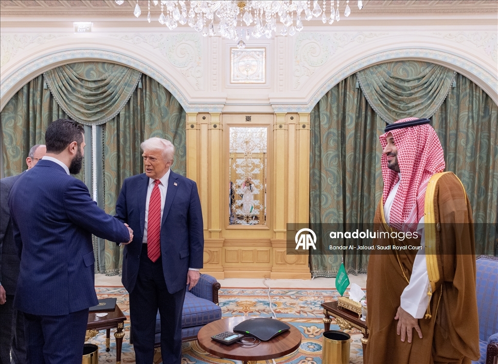 ترامب يجتمع مع الشرع في الرياض