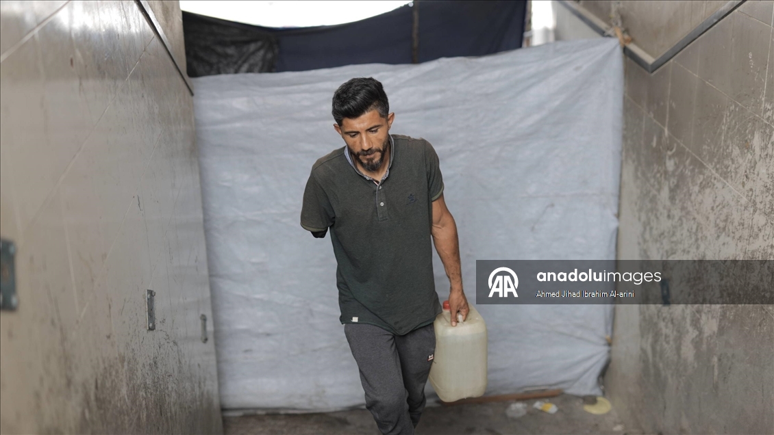 İsrail saldırısında kolunu kaybeden Gazzeli Halid Merzuk, hayata tutunmaya çalışıyor