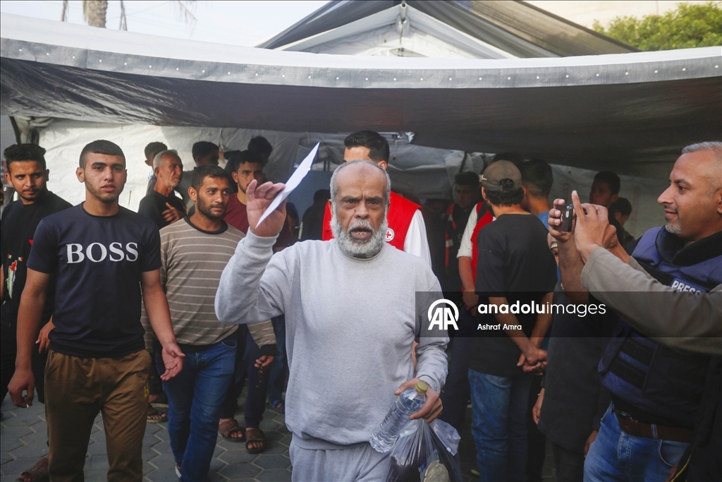 Serbest bırakılan 10 Filistinli esir Gazze’ye ulaştı