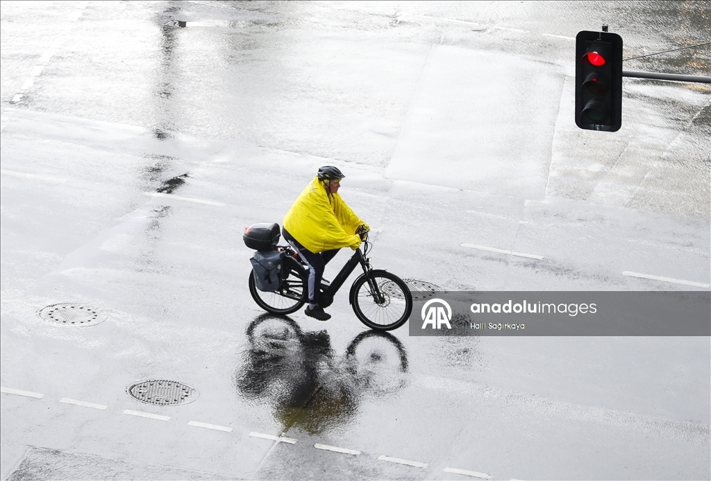Sudden rainfall disrupts Berlin, Germany