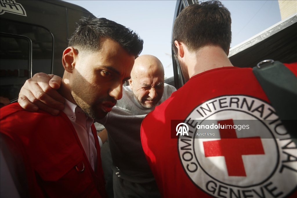 Serbest bırakılan 10 Filistinli esir Gazze’ye ulaştı