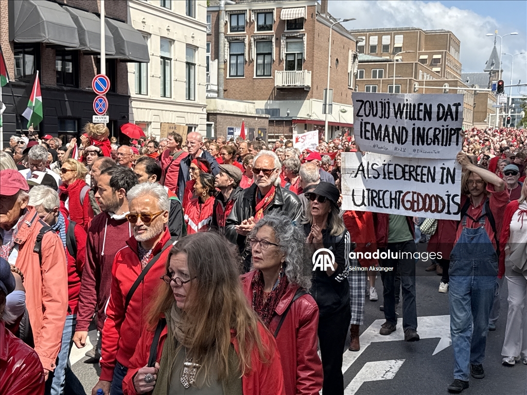 Hollanda'da 100 bin kişi, hükümetin İsrail politikasına karşı tepki gösterdi