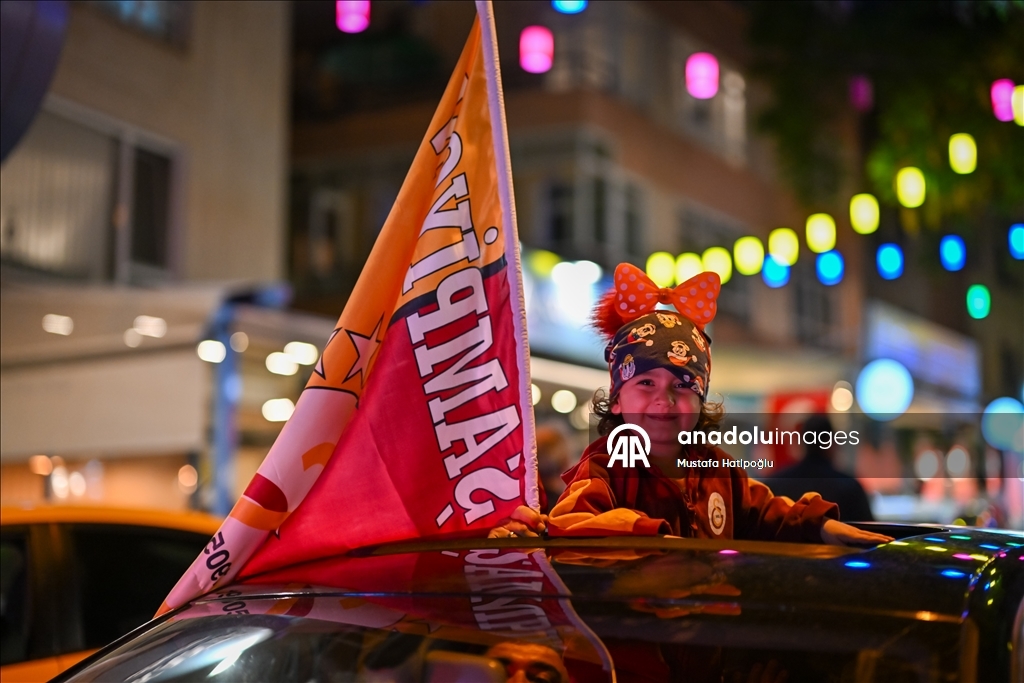 Başkentteki Galatasaraylılar şampiyonluğu kutladı