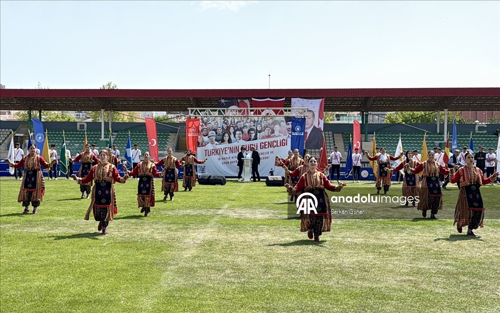 Kırşehir'de 19 Mayıs Atatürk'ü Anma, Gençlik ve Spor Bayramı kutlandı