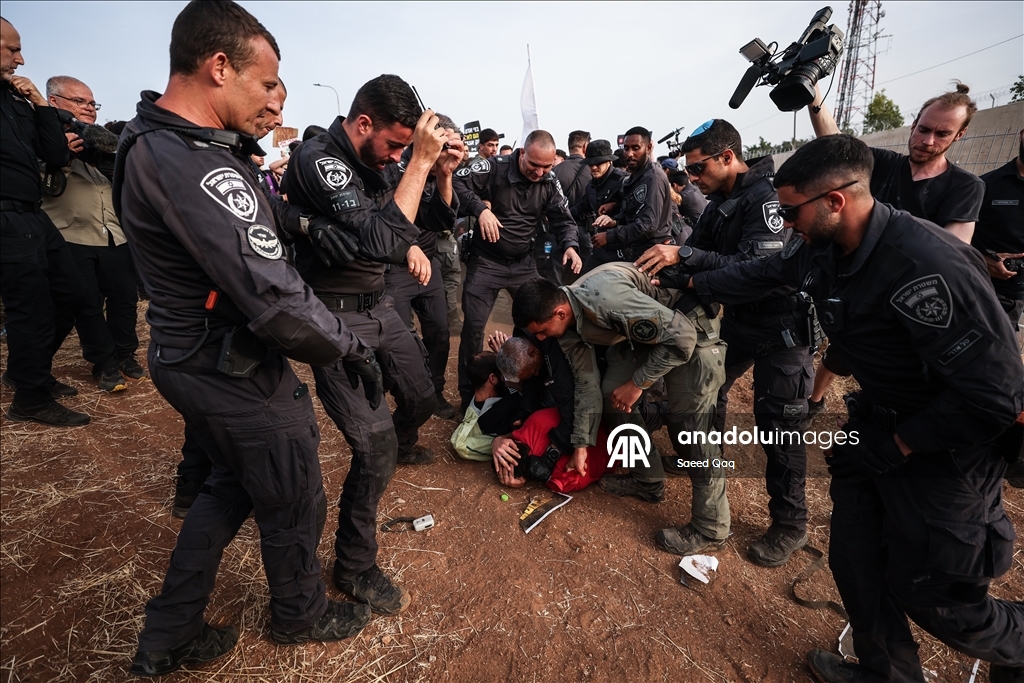 Израильская полиция разогнала активистов, собравшихся на границе с Газой в знак протеста против продолжающихся атак