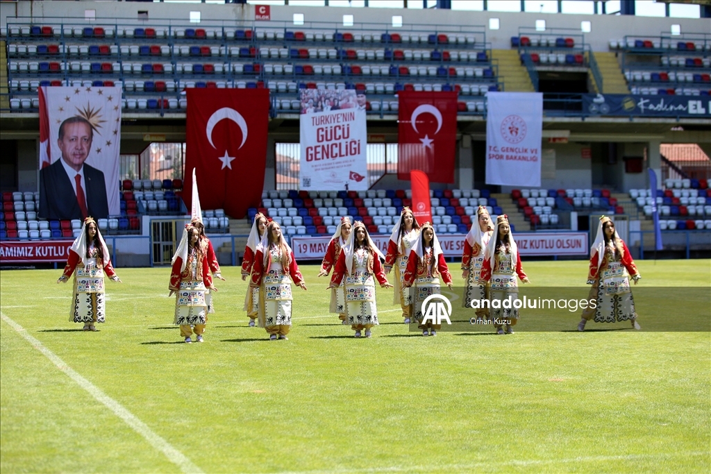 Karabük'te 19 Mayıs Atatürk'ü Anma, Gençlik ve Spor Bayramı kutlandı