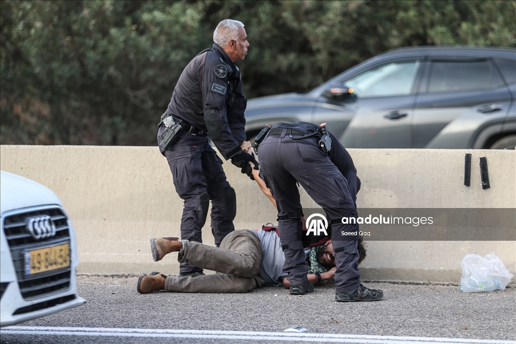 Израильская полиция разогнала активистов, собравшихся на границе с Газой в знак протеста против продолжающихся атак